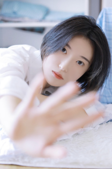 美男脱去校服时全集